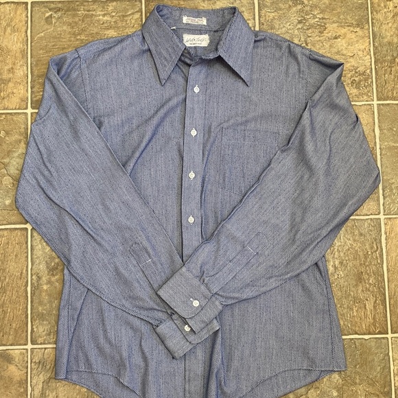 AMAZING Vintage 70’s Lord & Taylor Button Up Shirt! Men’s L/XL - Picture 2 of 5